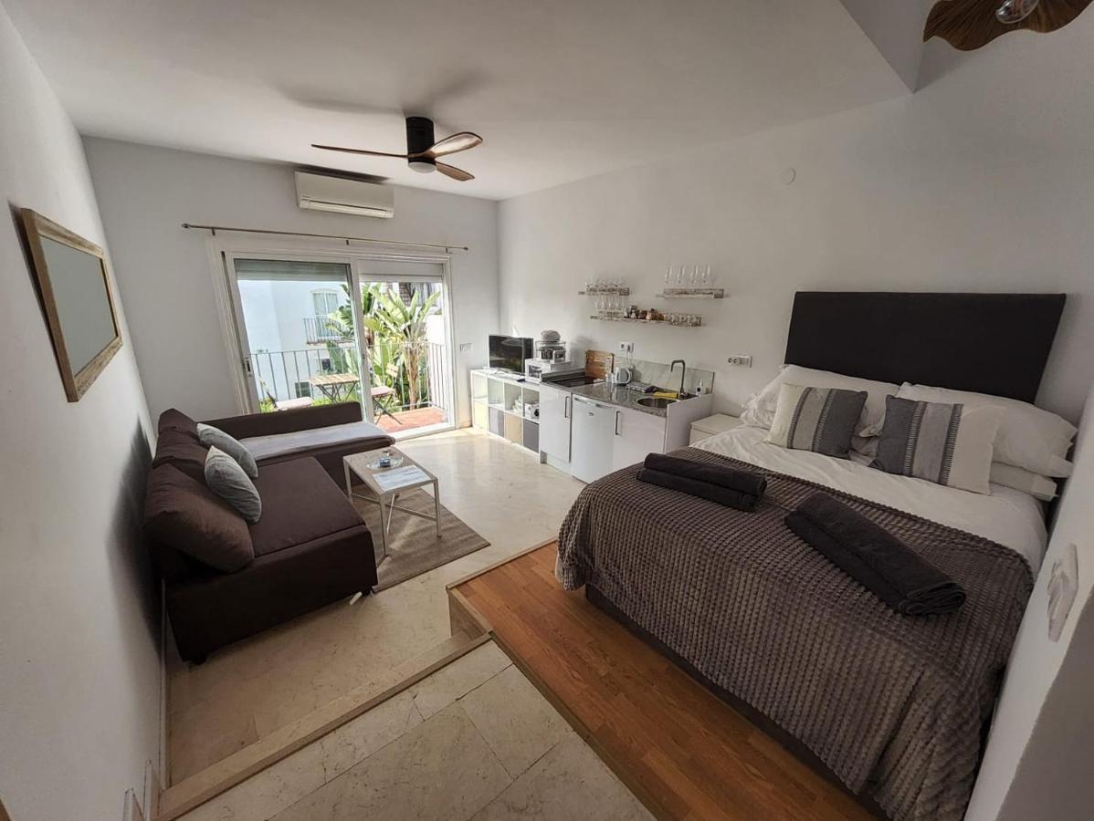 Tranquility Studio Apartment Malaga Bagian luar foto